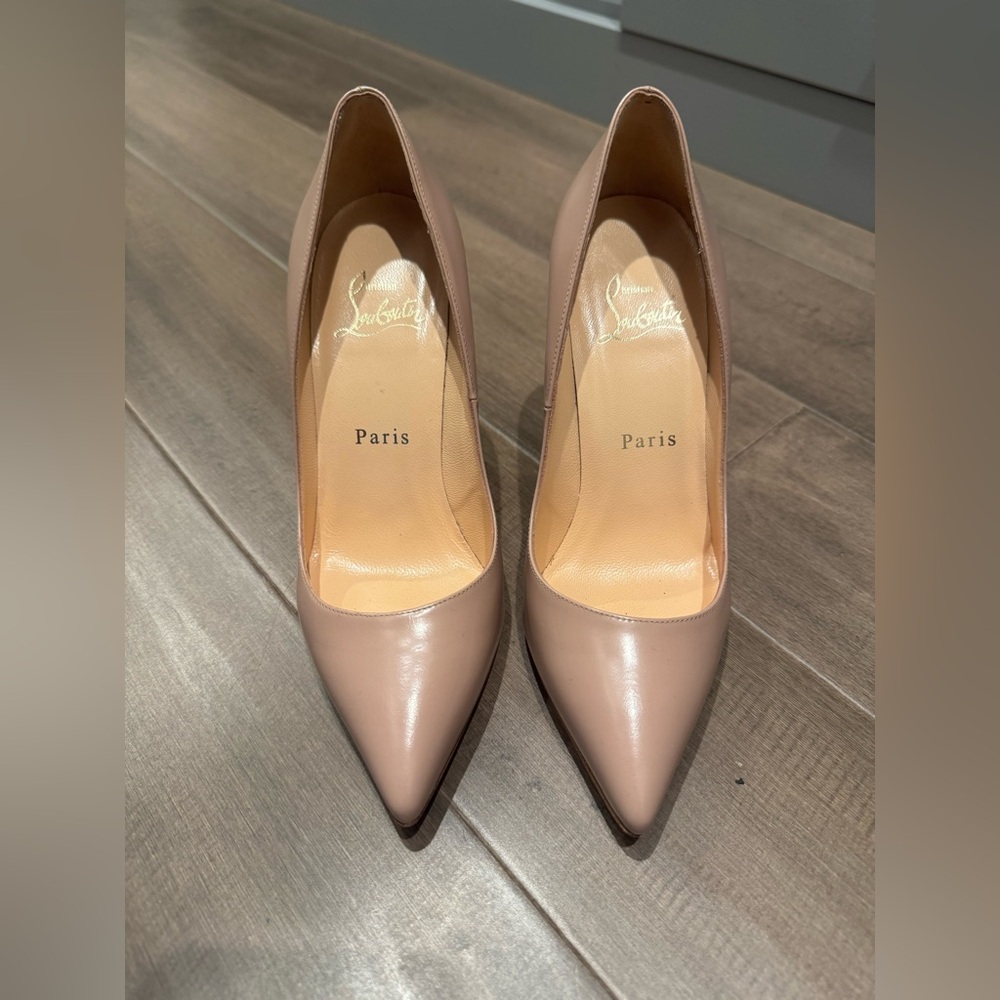 Christian Louboutin Women's nude Pumps